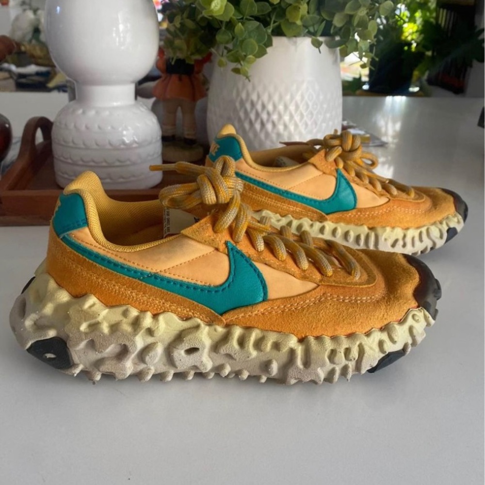 Nike OverBreak SP- pollen rise sneakers Size 5 men’s 6.5 Women’s